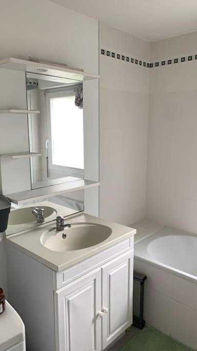 Appartement Lumineux De 60M2 Guer エクステリア 写真